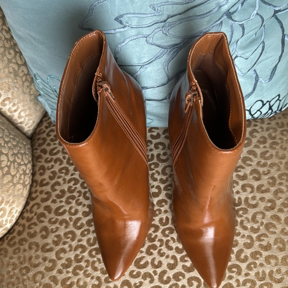 Like new cognac faux leather chunky heel point toe Shoe Republic LA ankle boot - Picture 2 of 7